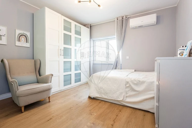 Apartamento T2 para Venda em Odivelas Foto 18