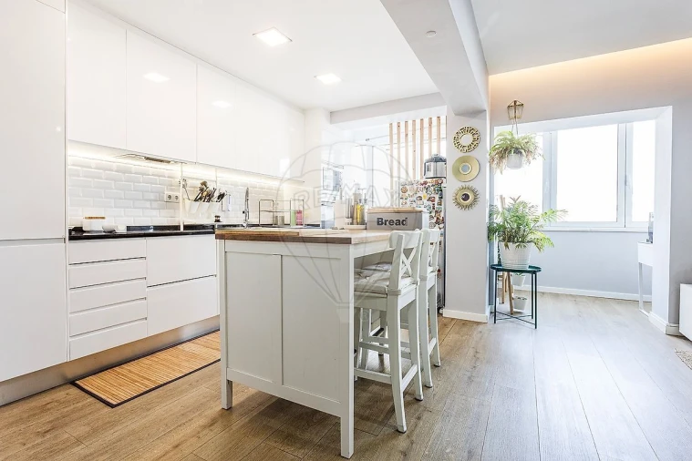 Apartamento T2 para Venda em Odivelas Foto 8