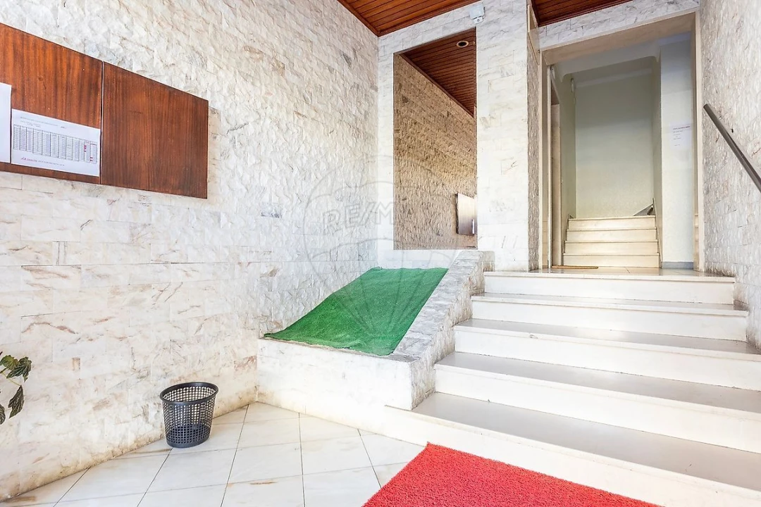 Apartamento T1 para Venda em Costa da Caparica Foto 18