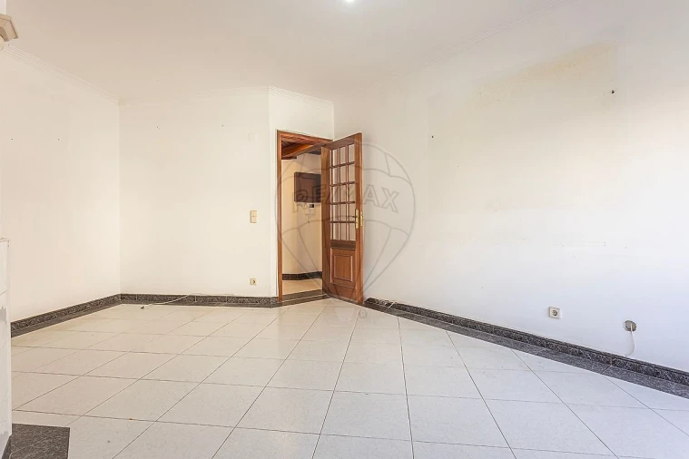 Apartamento T1 para Venda em Costa da Caparica Foto 6