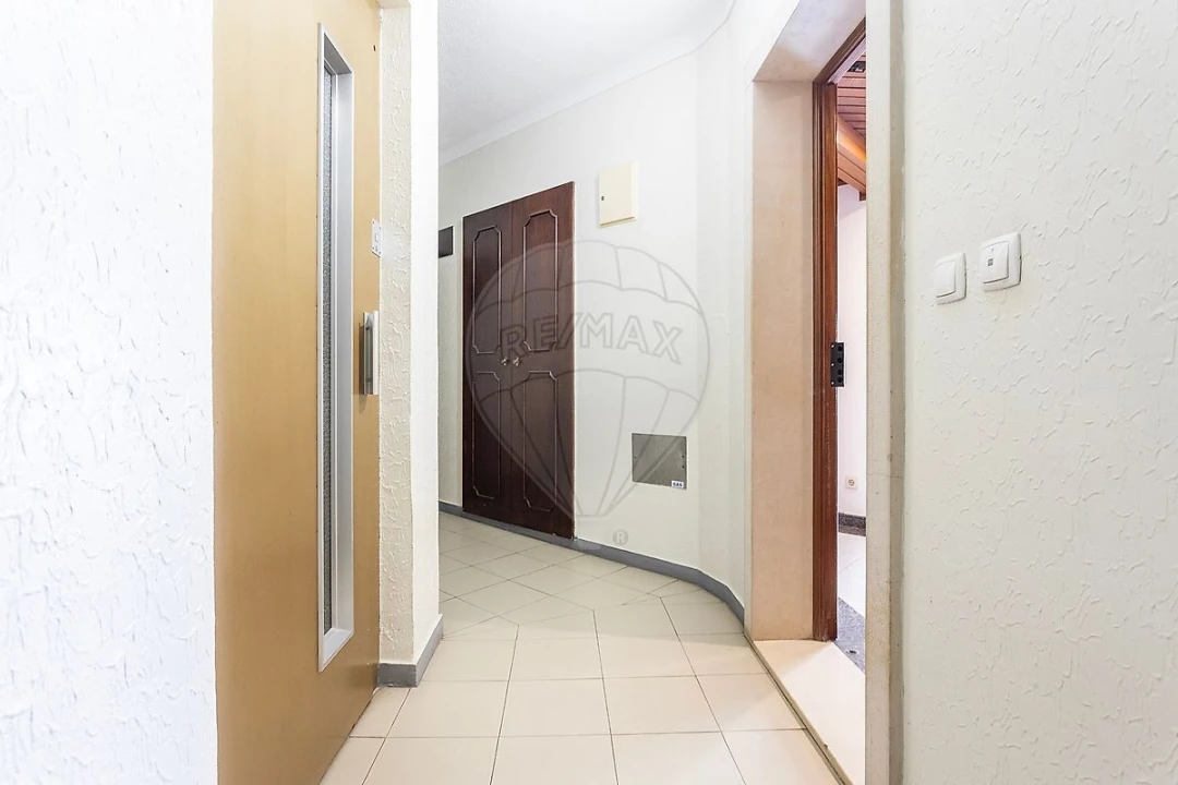 Apartamento T1 para Venda em Costa da Caparica Foto 17