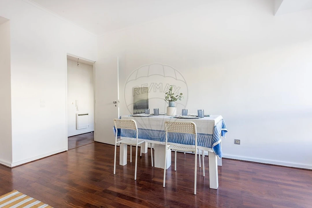 Apartamento T1 para Venda em Campolide Foto 8