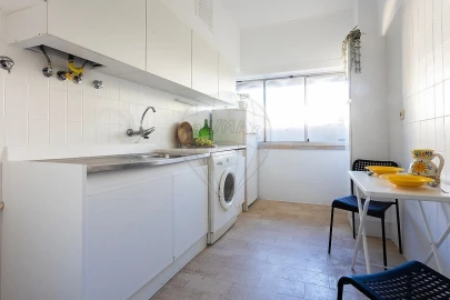 Apartamento T1 para Venda em Campolide