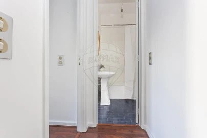 Apartamento T1 para Venda em Campolide