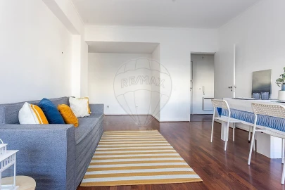 Apartamento T1 para Venda em Campolide