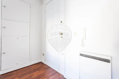 Apartamento T1 para Venda em Campolide