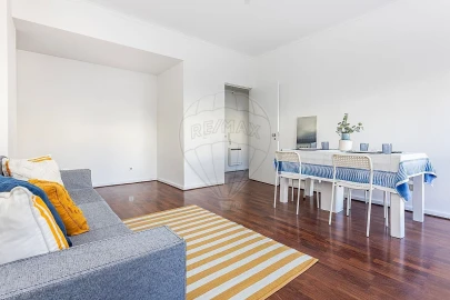 Apartamento T1 para Venda em Campolide