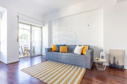 Apartamento T1 para Venda em Campolide