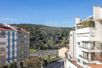 Apartamento T1 para Venda em Campolide