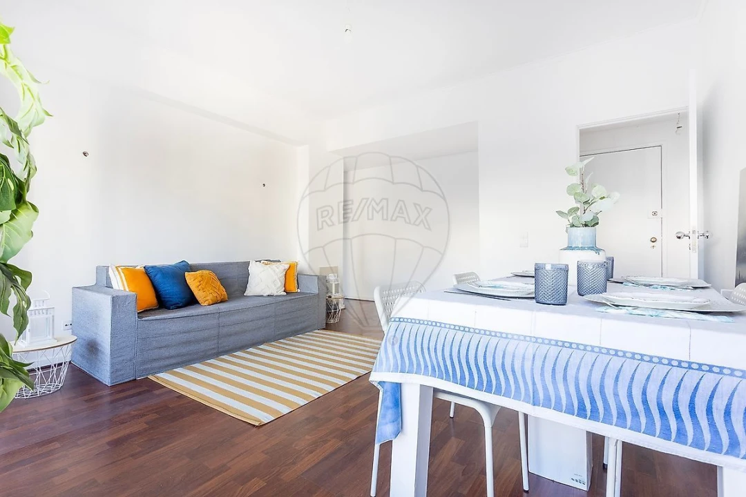 Apartamento T1 para Venda em Campolide Foto 2