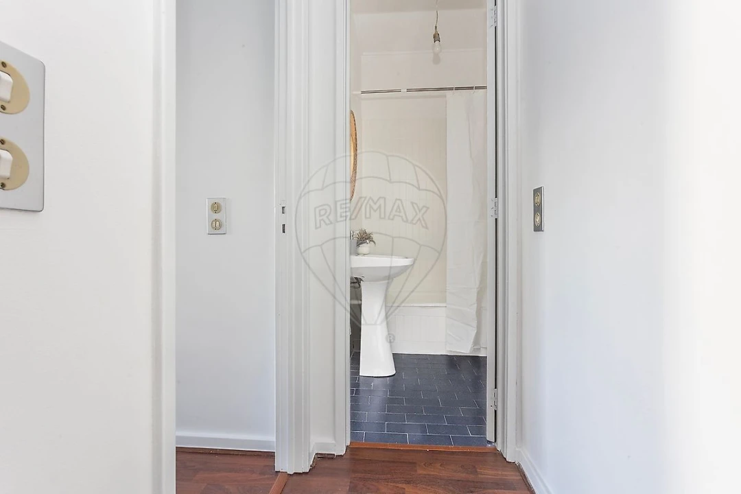 Apartamento T1 para Venda em Campolide Foto 16