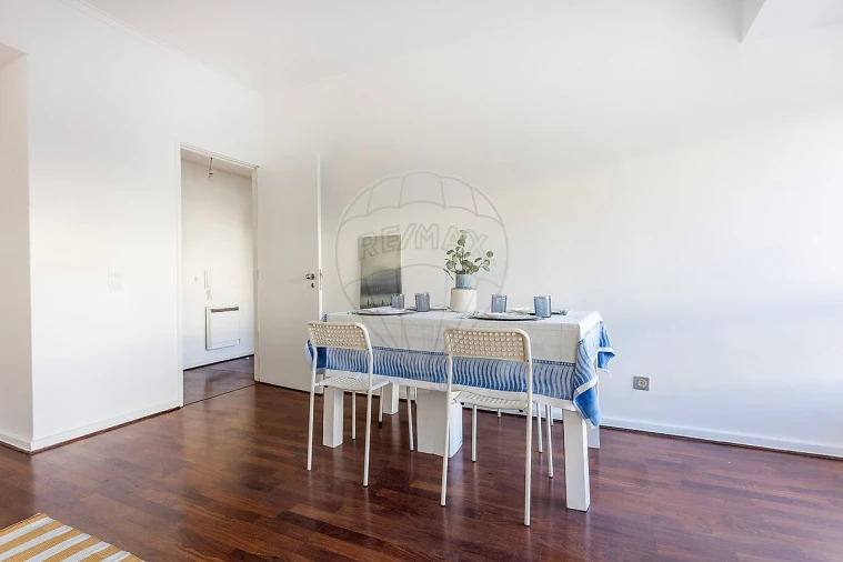 Apartamento T1 para Venda em Campolide Foto 8