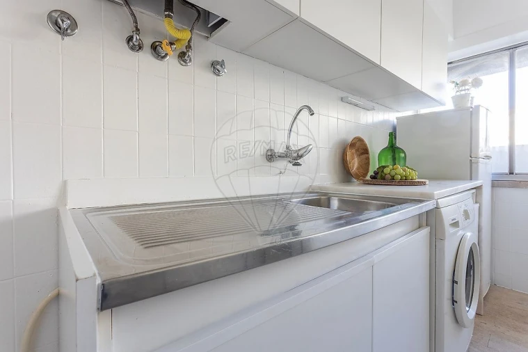 Apartamento T1 para Venda em Campolide Foto 20