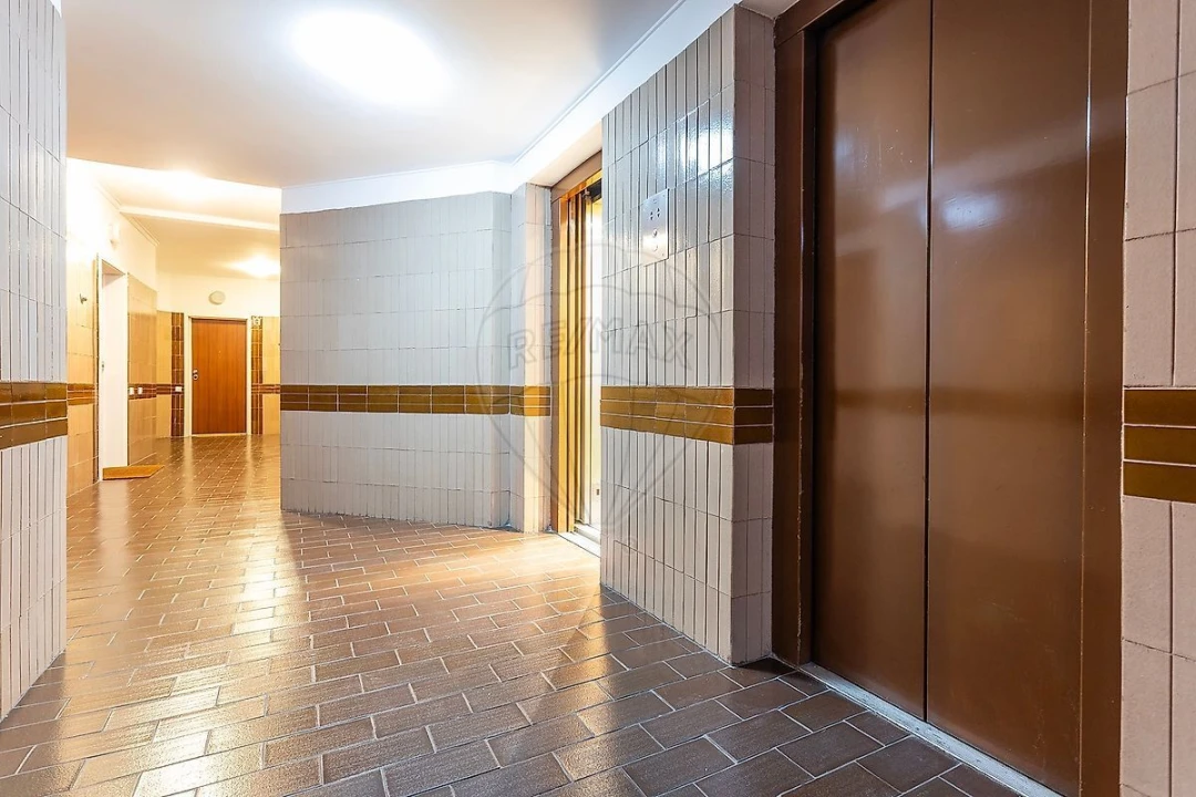 Apartamento T1 para Venda em Campolide Foto 27