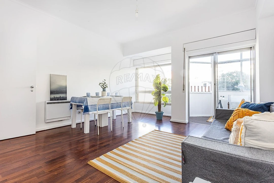 Apartamento T1 para Venda em Campolide Foto 6