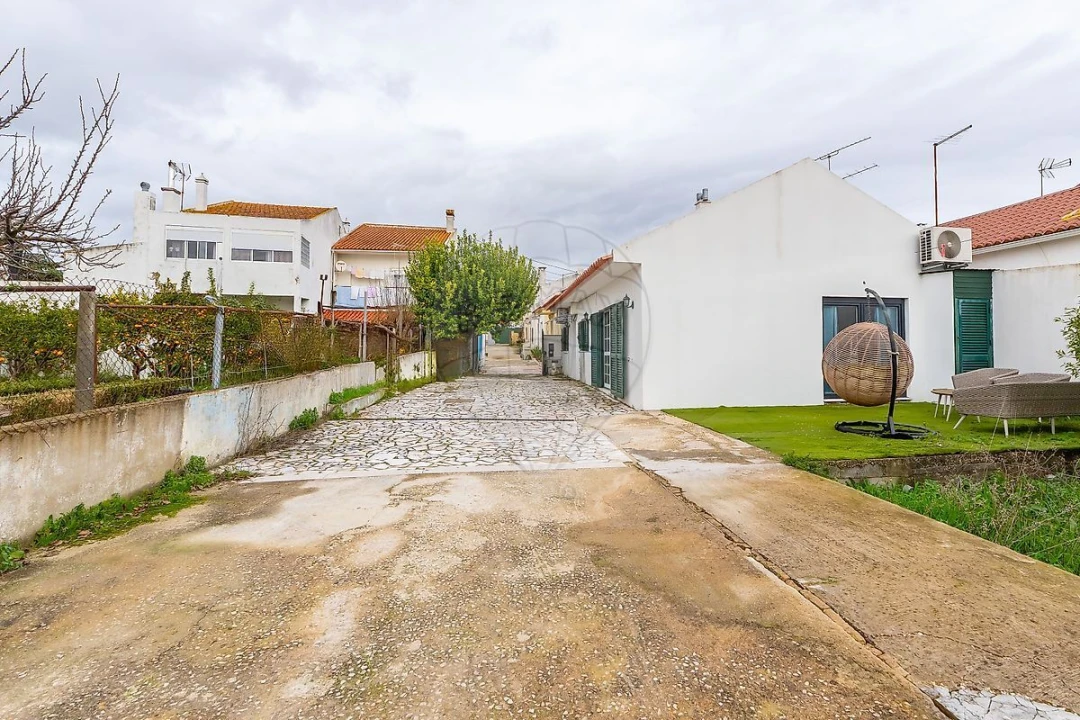 Moradia T3 para Venda em Vialonga Foto 29