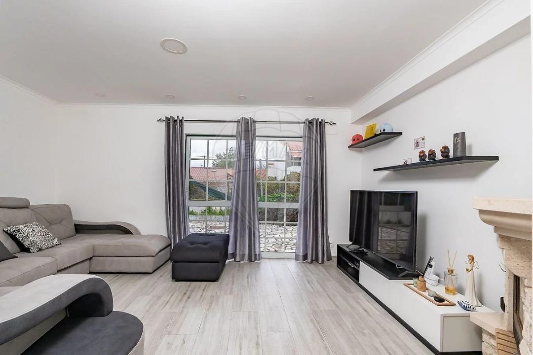 Moradia T3 para Venda em Vialonga Foto 18