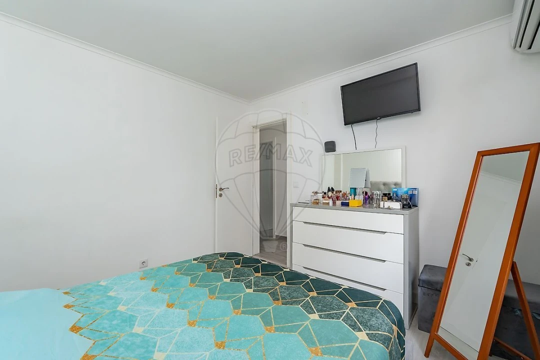 Moradia T3 para Venda em Vialonga Foto 13