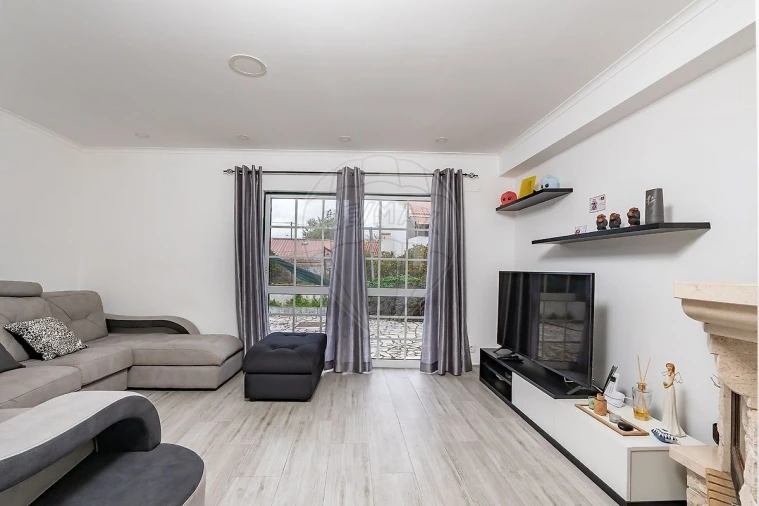 Moradia T3 para Venda em Vialonga Foto 18