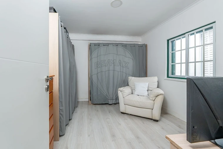 Moradia T3 para Venda em Vialonga Foto 14