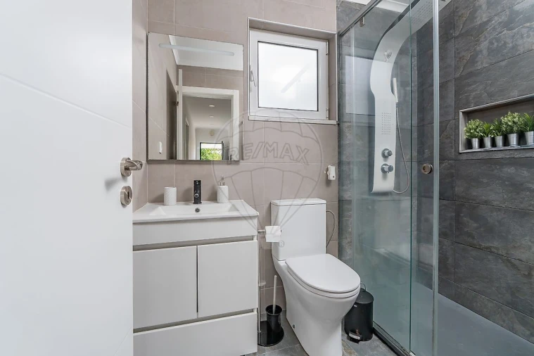 Moradia T3 para Venda em Vialonga Foto 16