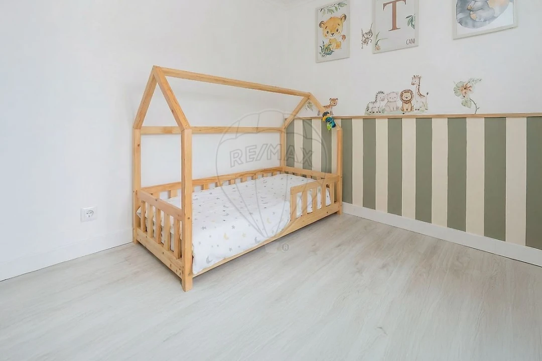 Moradia T3 para Venda em Vialonga Foto 9