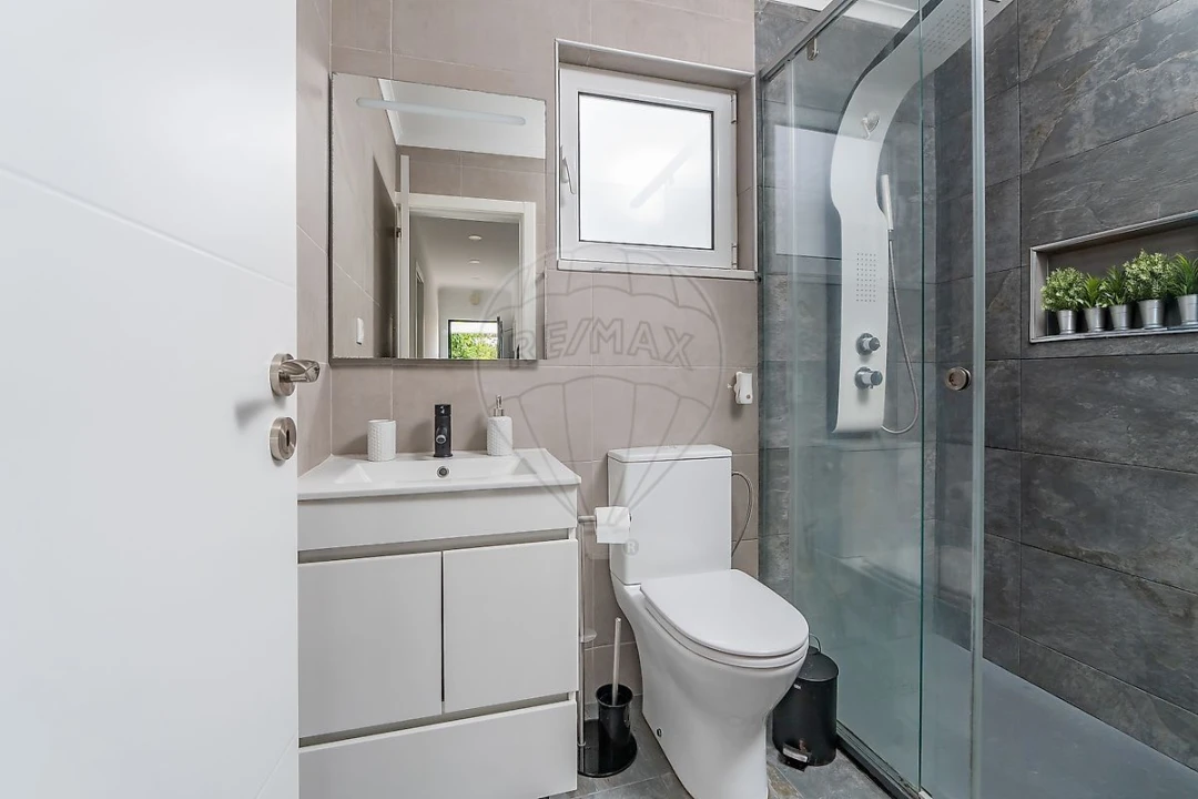 Moradia T3 para Venda em Vialonga Foto 16