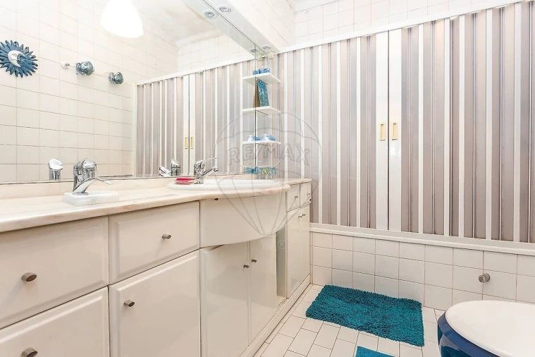 Moradia T5 para Venda em Quinta do Conde Foto 13