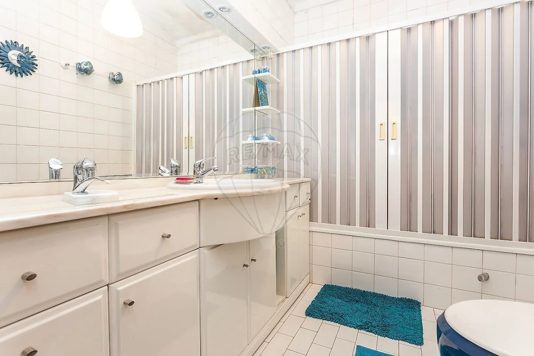 Moradia T5 para Venda em Quinta do Conde Foto 13