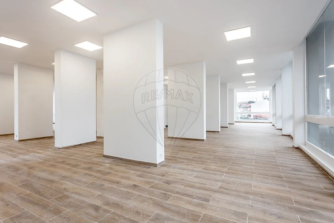 Loja para Arrendamento em Algueirão-Mem Martins Foto 5