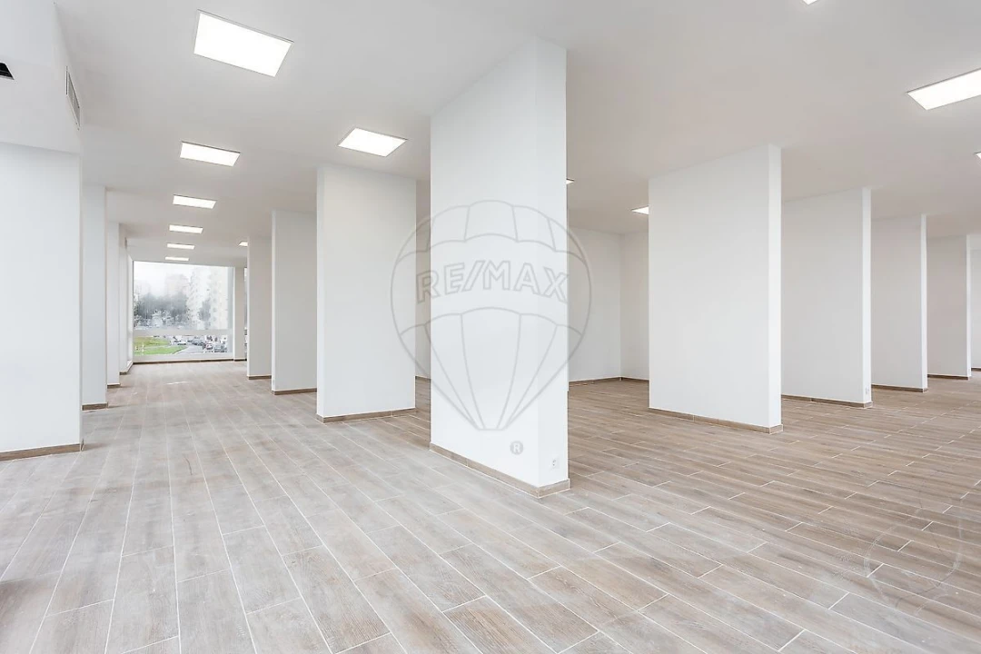 Loja para Arrendamento em Algueirão-Mem Martins Foto 4