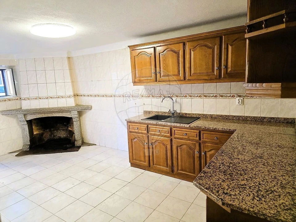 Moradia T4 para Venda em Souto Foto 5