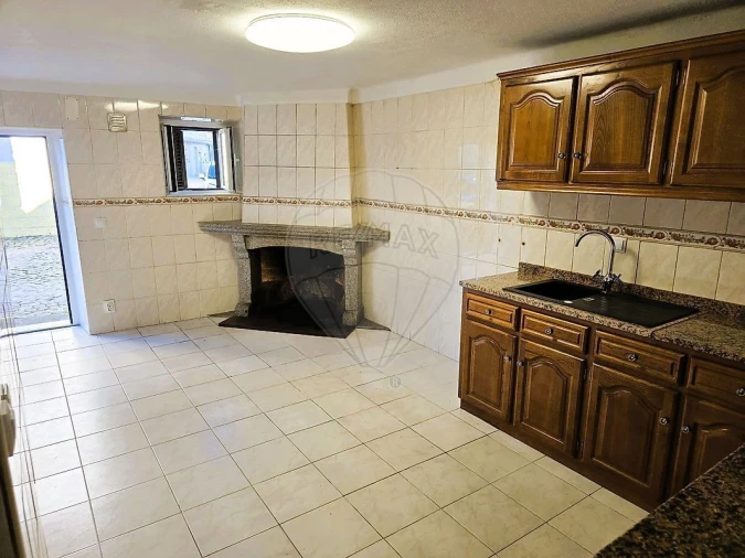 Moradia T4 para Venda em Souto Foto 4