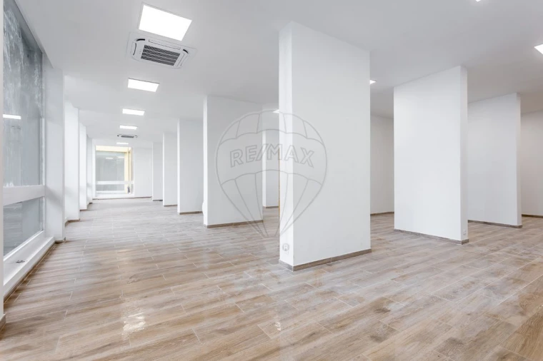 Loja para Arrendamento em Algueirão-Mem Martins Foto 11