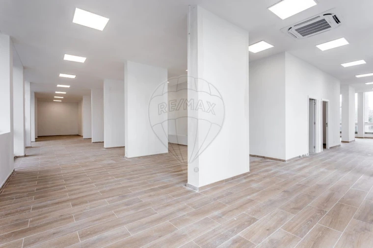 Loja para Arrendamento em Algueirão-Mem Martins Foto 12