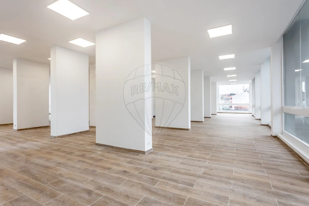 Loja para Arrendamento em Algueirão-Mem Martins Foto 1