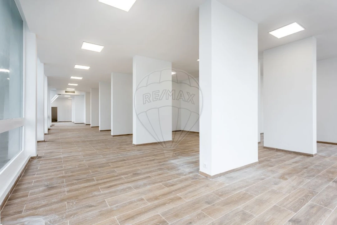 Loja para Arrendamento em Algueirão-Mem Martins Foto 2