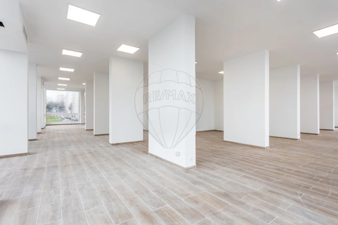 Loja para Arrendamento em Algueirão-Mem Martins Foto 5