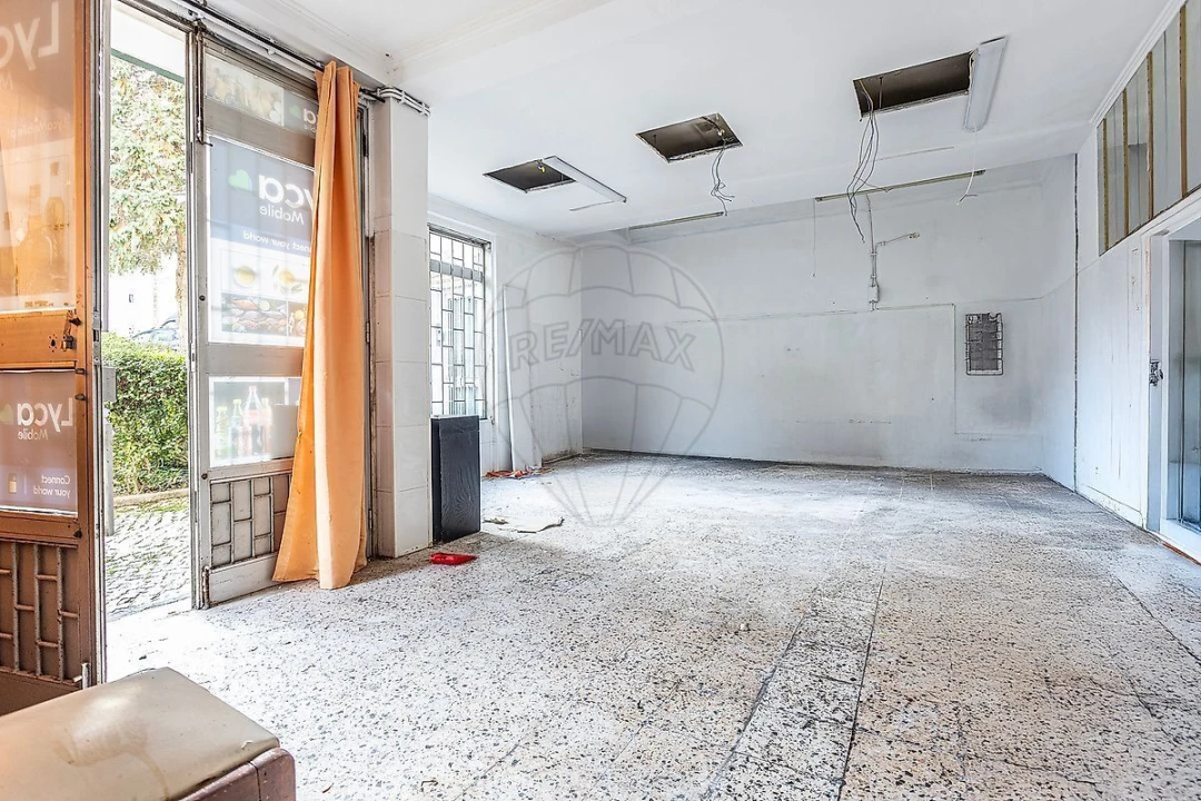 Loja para Arrendamento em Águas Livres Foto 5