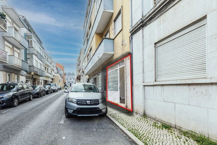 Loja para Arrendamento em São Vicente Foto 9