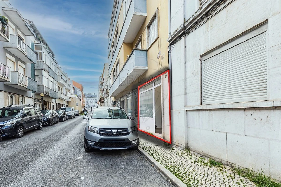Loja para Arrendamento em São Vicente Foto 9