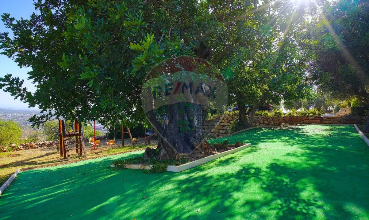 Quinta T4 para Venda em Santa Barbara de Nexe Foto 31