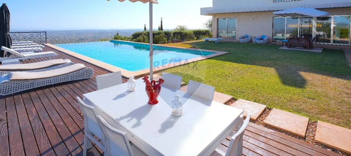 Quinta T4 para Venda em Santa Barbara de Nexe Foto 3