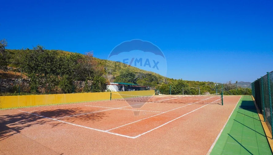 Quinta T4 para Venda em Santa Barbara de Nexe Foto 33