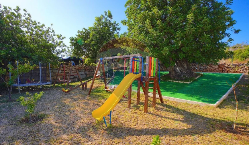 Quinta T4 para Venda em Santa Barbara de Nexe Foto 32