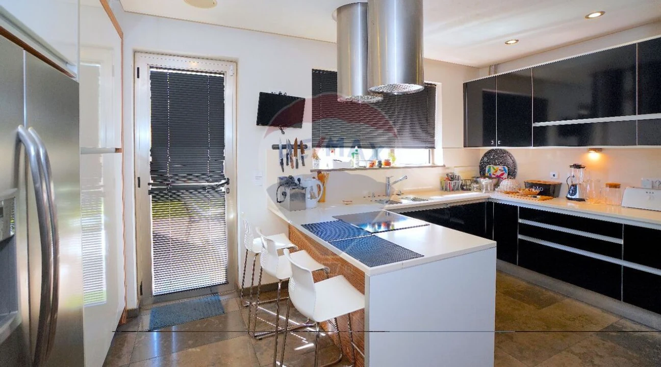 Quinta T4 para Venda em Santa Barbara de Nexe Foto 13