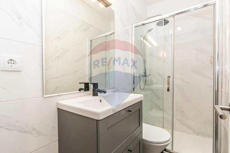 Apartamento T6 para Venda em Arroios Foto 11