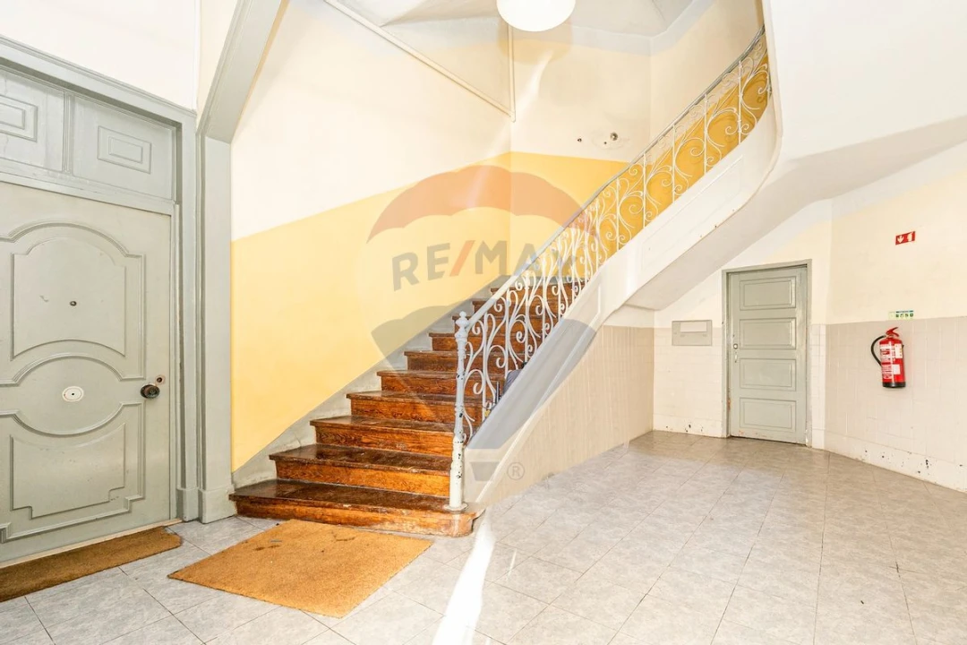 Apartamento T6 para Venda em Arroios Foto 19