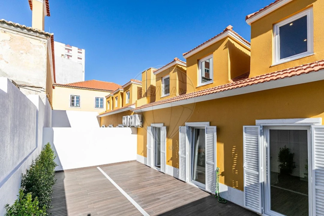 Moradia T4 para Venda em Olivais Foto 15