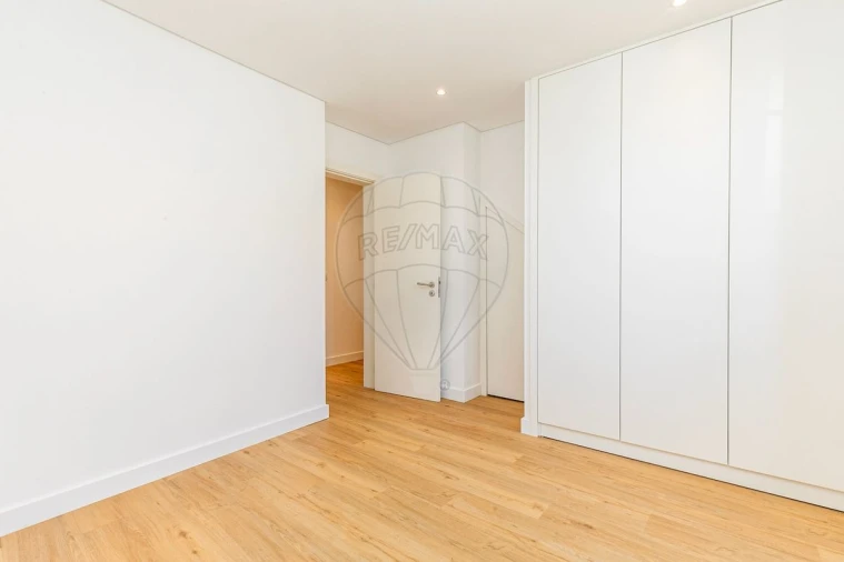 Moradia T4 para Venda em Olivais Foto 4